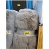 Image 1 : 4' x 6' Taupe Fun Fur Area Carpet