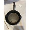 Image 1 : Cast iron pan