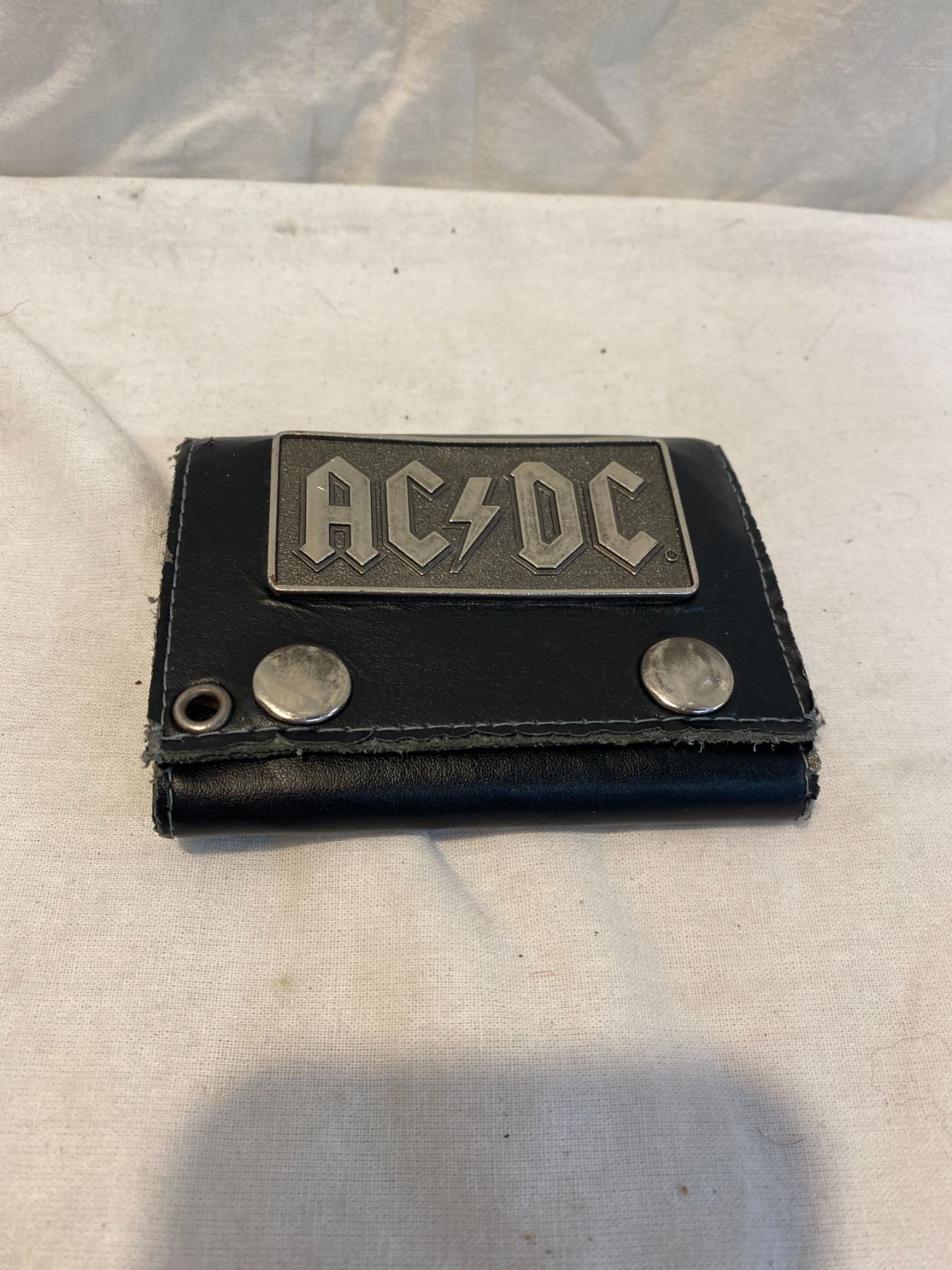 AC/DC wallet