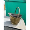 Image 1 : Brass bucket