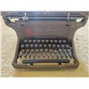 Image 2 : Underwood Vintage Typewriter