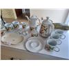 Image 2 : Tea set, Assorted Glassware & Paper Towel Rack