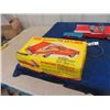 Image 8 : Cragston Tin Ford Fairlane 500 Skyliner Battery RC with Box 11" x 3" x 4"