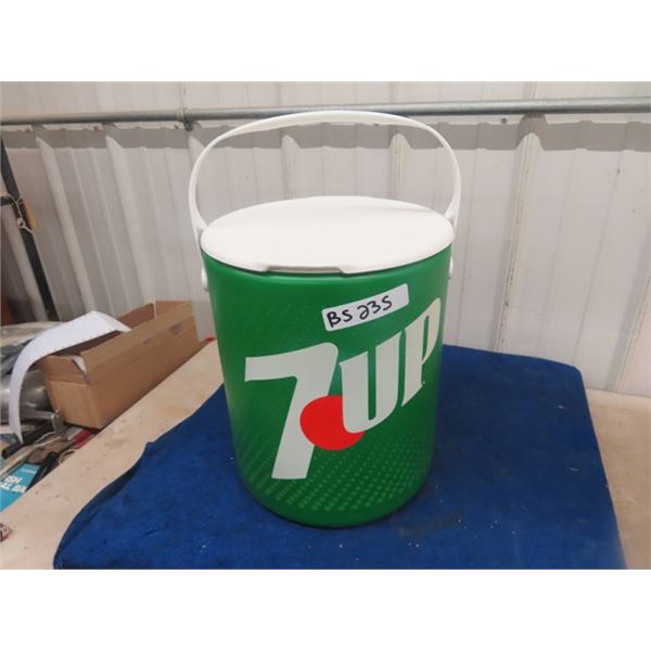 7Up Picnic Cooler