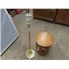 Image 2 : Floor LAmp & End Table