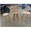 Image 1 : 3 Wooden Stools