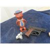 Image 4 : 1935 Mountie Kilgore Cap Gun, Sekiden Toy Gun, Astropic Spy Camera, 1962 Yogi Bear