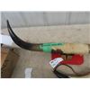 Image 3 : Long Horns 32" Spread - 1 Side broken/Taped On & Powder Horn - No Bottom