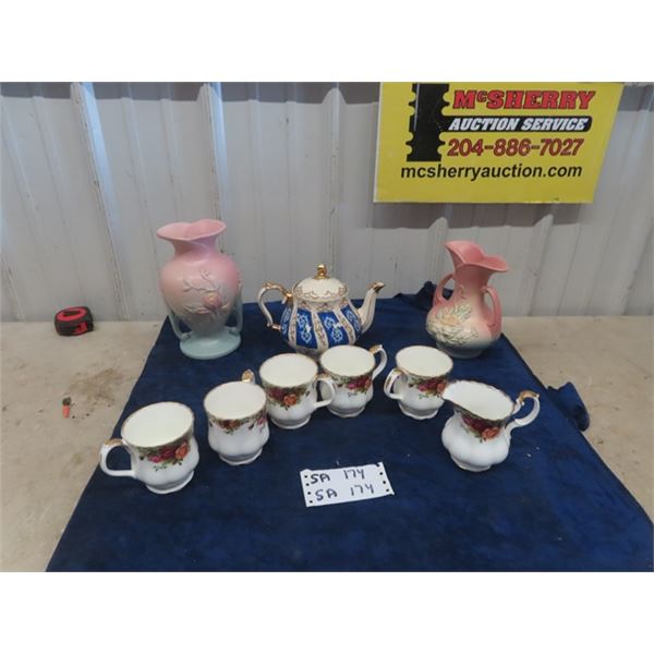 Sadler Tea Pot, Old Country Roses Royal Albert 5 Cups + Creamer & 2 Hull Vases