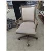 Image 1 : Swivel Executive Office Chair