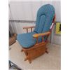 Image 2 : Child's Glider/Rocker Chair