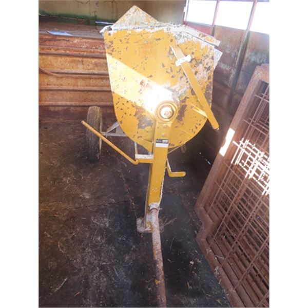 Monarch Trailer Cement Mixer - Briggs + Stratton 5 HP