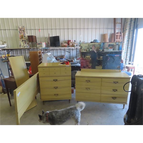 3 pc Bedroom Suite; Dresser 43" x32"x18", Dresser 33"X50"x18" plus Mirror 28" x52" , Headboard 52" W