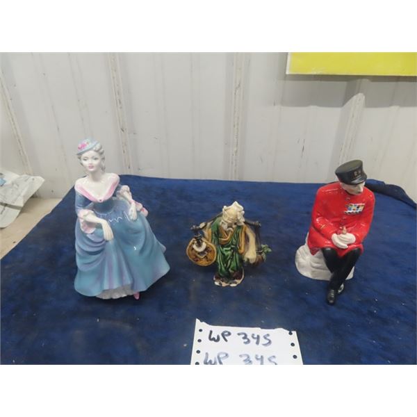 2 Caelport Figurines & Ornamental Figures