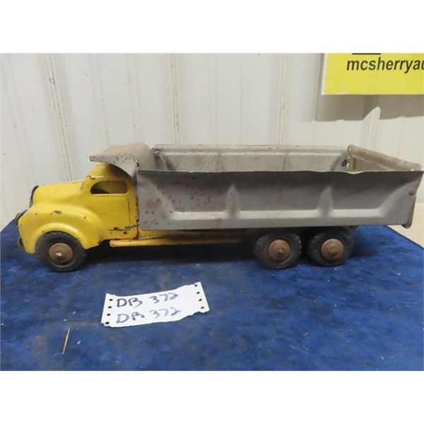Lincoln Pressed Metal Dump Truck 20"x5"x7.5"