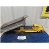 Image 4 : Lincoln Pressed Metal Dump Truck 20"x5"x7.5"