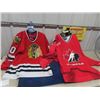 Image 1 : Dennis Hull Autographed Chicago Blackhawks Jersey & Team Canada Jersey Size 52