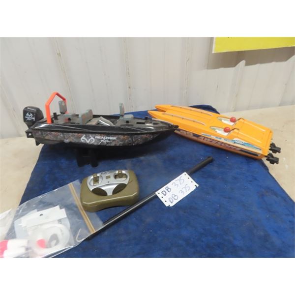 Realtree RC Boat & Another Boat
