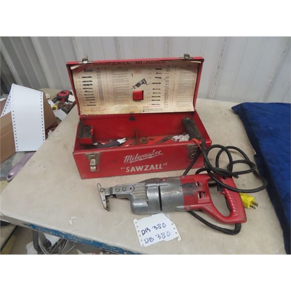 Milwakee Sawzall with Case - Working Condition