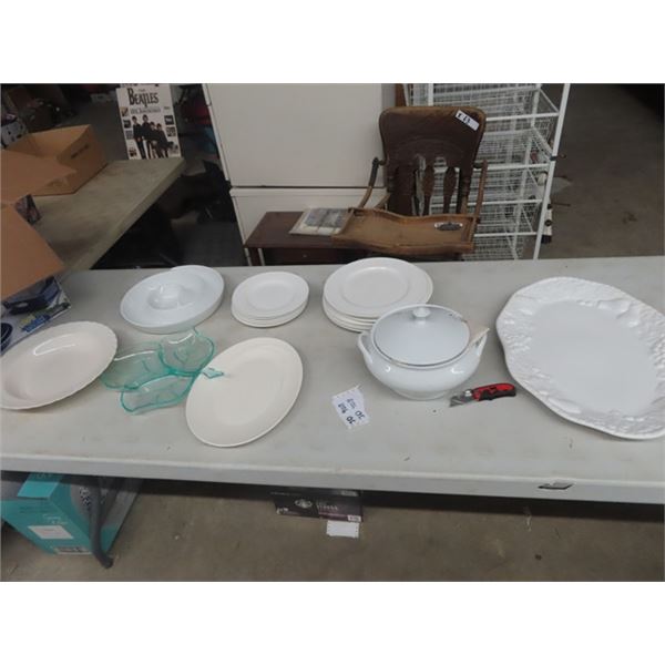 Various Dishwares; Sour Turine, Trays, Corning Platter