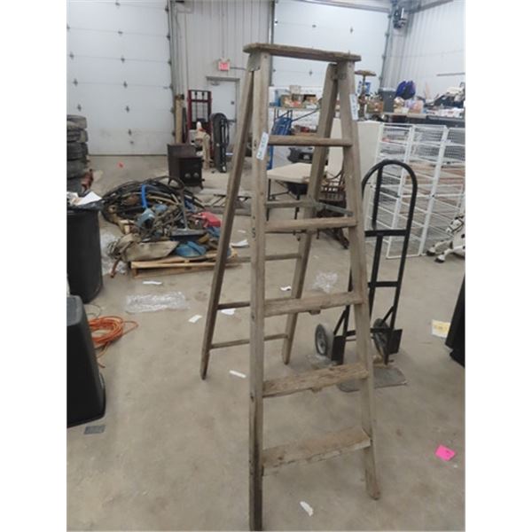 Wooden Step Ladder
