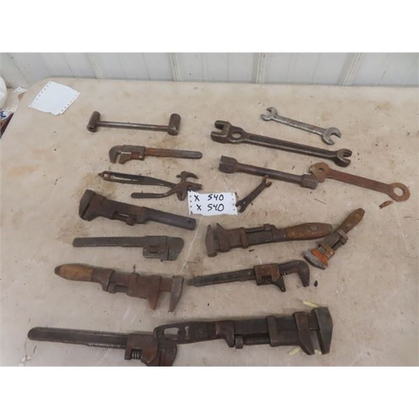 15 Old Wrenches & Tools