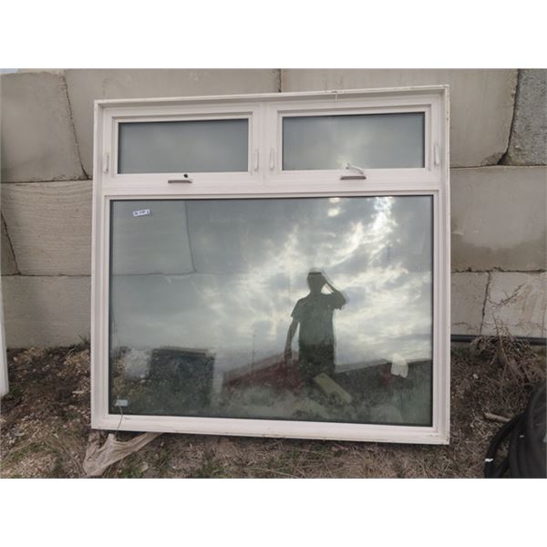 2 Windows ; 1) 70.5" x 67.5", 1) 47" x 71"