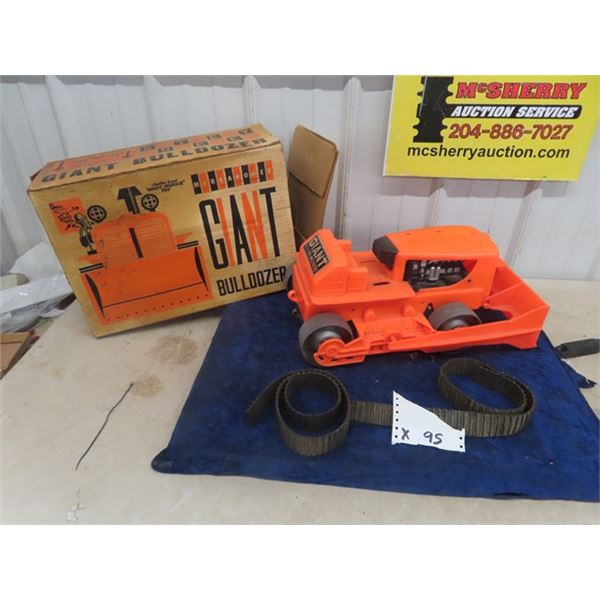 Marx Giant Battery Operated Plastic Dozer with Box 18  x 7  x 11 