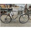 Image 1 : Venture Mountain Tour Variable Speed Pedal Bike