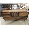 Image 1 : Dresser 31" X 58" x 18"