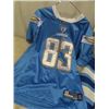 Image 3 : WPG Jets Kane Jersey SZ 52 & Chargers Jersey Jackson SZ 48