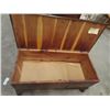 Image 4 : Cedar Chest 19" x 39" X 18"