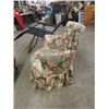 Image 2 : Vintage Style Covered Chair