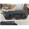 Image 3 : 2 Stereos ; 1) Hitachi Radio/Cassette, 1) Panasonic Radio/Cassette