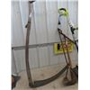 Image 3 : Ryobi Electric Weed Eater, Hole Scoop, Sythe