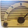 Image 2 : Vtg Mid Century Fleetwood Radio model Circa 50's to 60's Union Made Canada