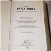 Image 2 : Holy Bible Giant Print Reference Edition, King James Version, New and Old testaments