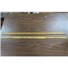 Image 2 : 2 Wooden Yard Stick