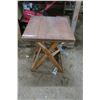 Image 7 : 2 Wooden Folding Chairs & Wooden Folding Table