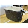 Image 5 : Large Tin Tub w/ Lid