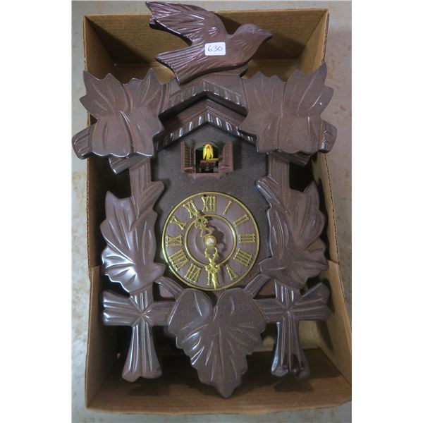 Vintage plastic cuckoo clock (Rare(Bird sounds))