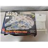 Image 1 : Star Wars cut-away milennium falcon model kit