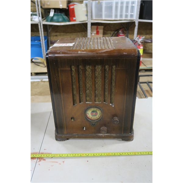 Stewart-Warner Tube Radio