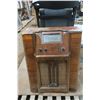 Image 1 : Stand-up Vintage Radio - Viking/Eaton - 37x29x13"
