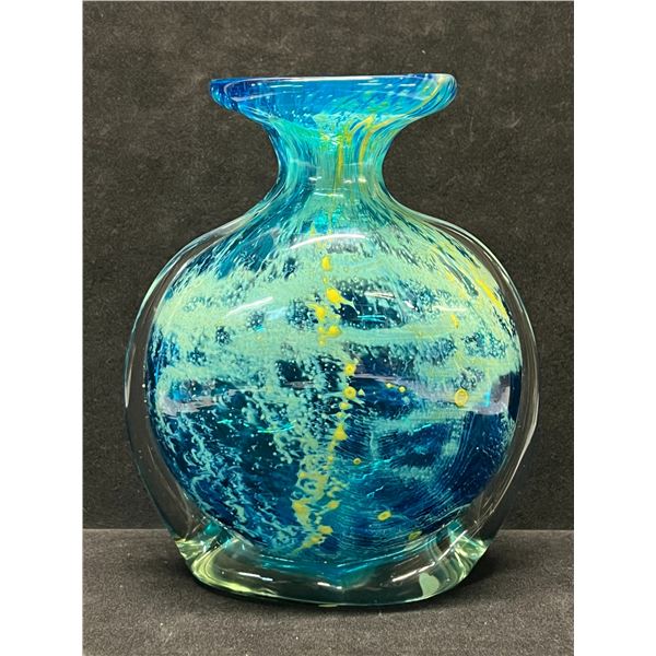 Beautiful Heavy Art Glass Vase Unsigned (Approx: 6"T 5"W)