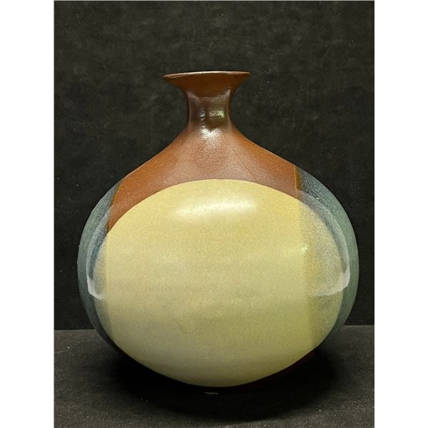 Mid Century Ceramic Vase (Approx: 6.75"T 5.75"W)