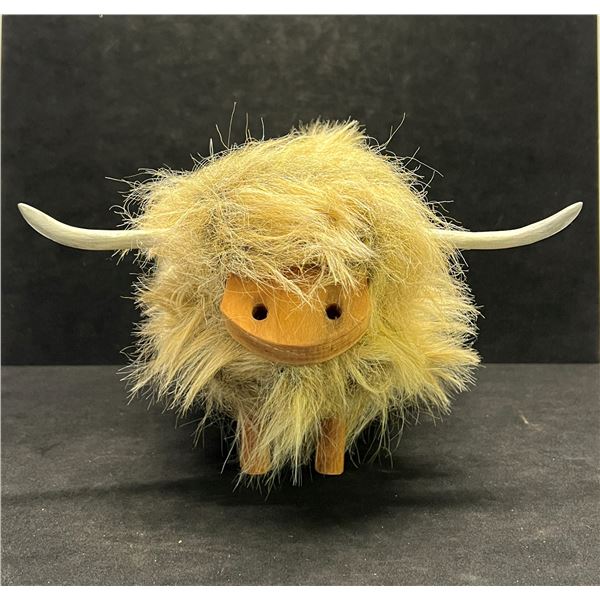 Mid Century Wooden Highland Steer Décor Piece Approx: 11x10"