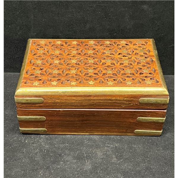 Beautiful Brass & Wood Jewelry / Storage Box Hinged Lid Approx: 6x4"