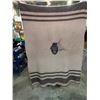 Image 2 : Vintage Canadian Pacific Railway CPR Wool Blanket Approx: 47x67"