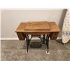 Image 1 : REMOTE PICKUP IN SASKATOON - Singer sewing machine with accessories